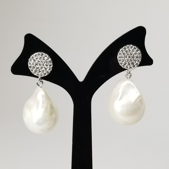 Jewelry - NWT Natural Freshwater Baroque White Pearls NEW